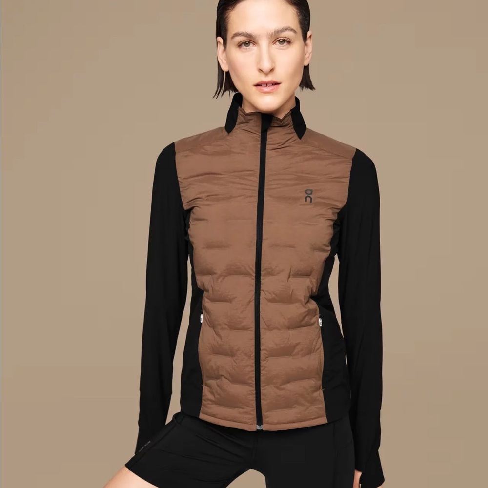 On Clouds Running Women's Climate Jacket Size Medium